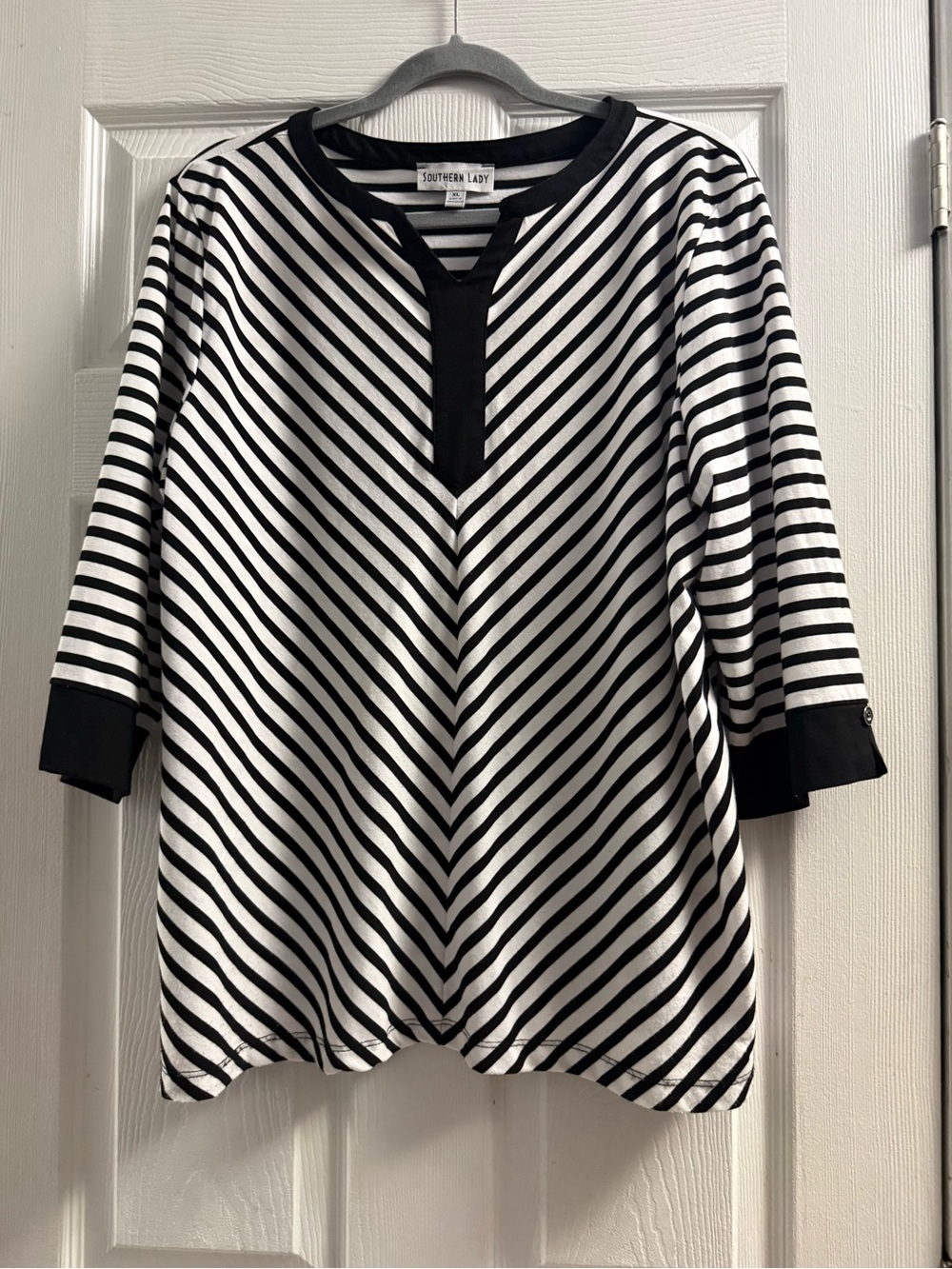 Southern Lady Striped V-Neck Top Size XL